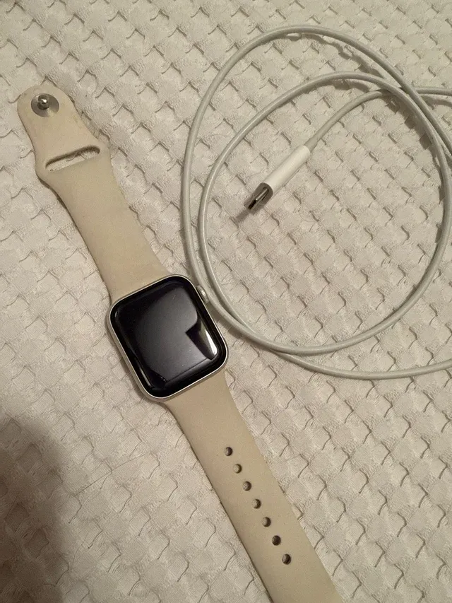 Apple Watch SE (seconda generazione) GPS 40 mm beige