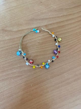 Bracciale con campanelli colorati
