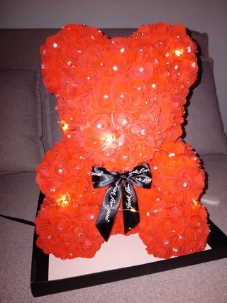Oso flores rojo con luces LED