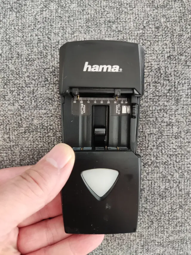 Cargador de pilas Hama