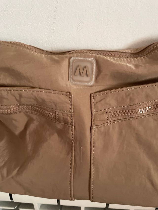 Bolso Misako Beige con etiqueta