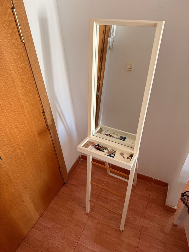 Mueble recibidor con espejo