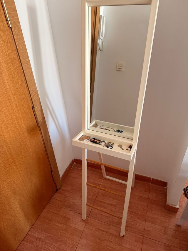 Mueble recibidor con espejo