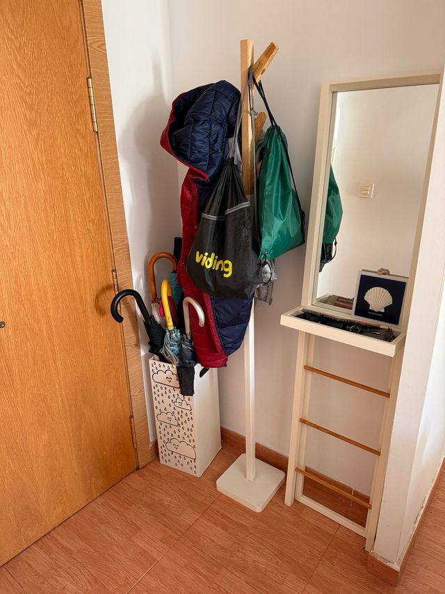 Mueble recibidor con espejo