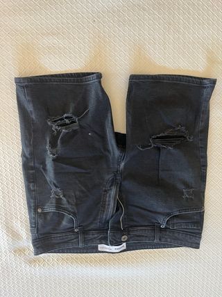 Vaqueros cortos negros rotos