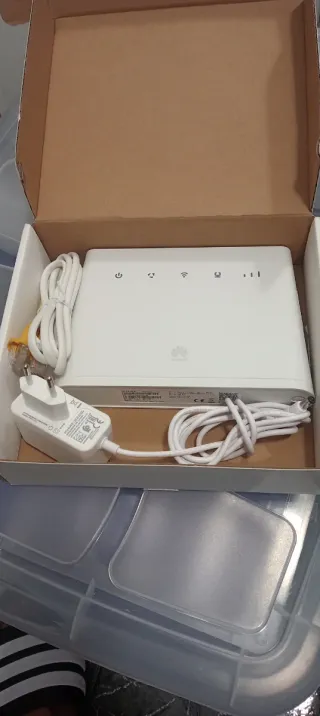 Huawei 4G Router 2 LTE Cat4 Wi-Fi 