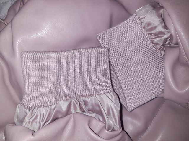 Chaqueta Stradivarius rosa efecto piel