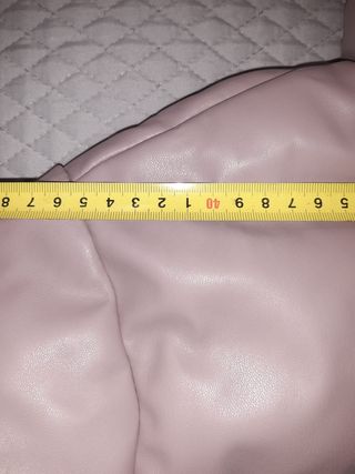 Chaqueta Stradivarius rosa efecto piel