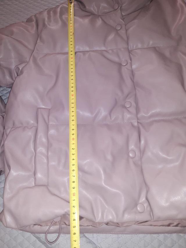 Chaqueta Stradivarius rosa efecto piel