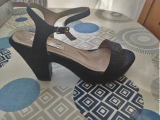 Zapatos de fiesta negros para mujer