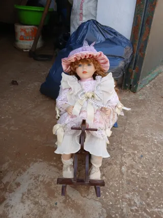 Muñeca de porcelana antigua