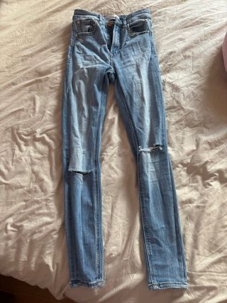 Pantalones skinny Stradivarius azules rotos
