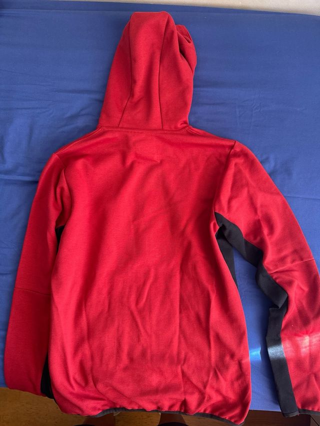 Chaqueta Nike Tech Fleece Roja y Negra