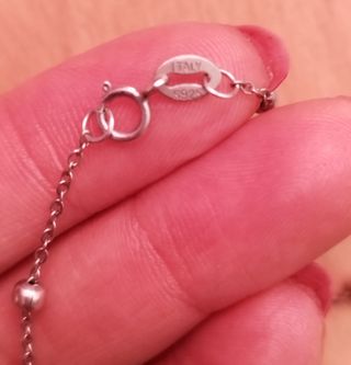 Cadena de plata con bolitas