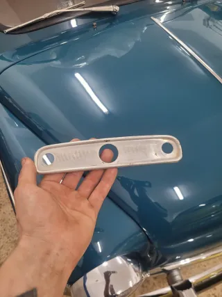 Chapa salpicadero Seat 600