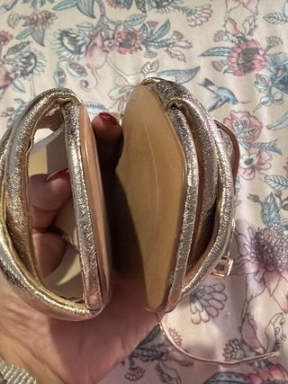 Sandalias Stradivarius Doradas, rosas
