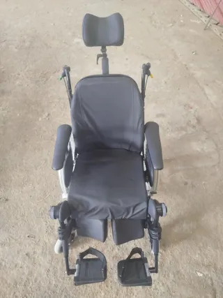 Silla de ruedas reclinable Rea Clematis