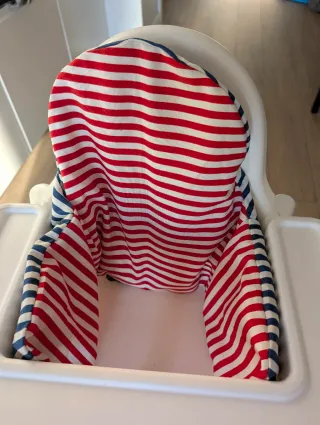 Trona Ikea con cojín reductor