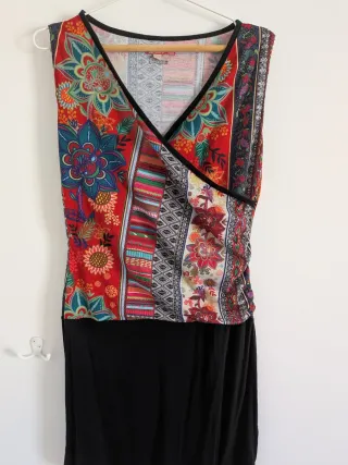 Vestido estampado floral y negro