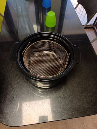 Freidora de aire negra y verde