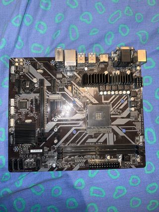 Placa Base GIGABYTE Socket AM4 DDR4
