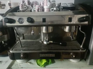 Cafetera de bar profesional + 2 molinillos de café