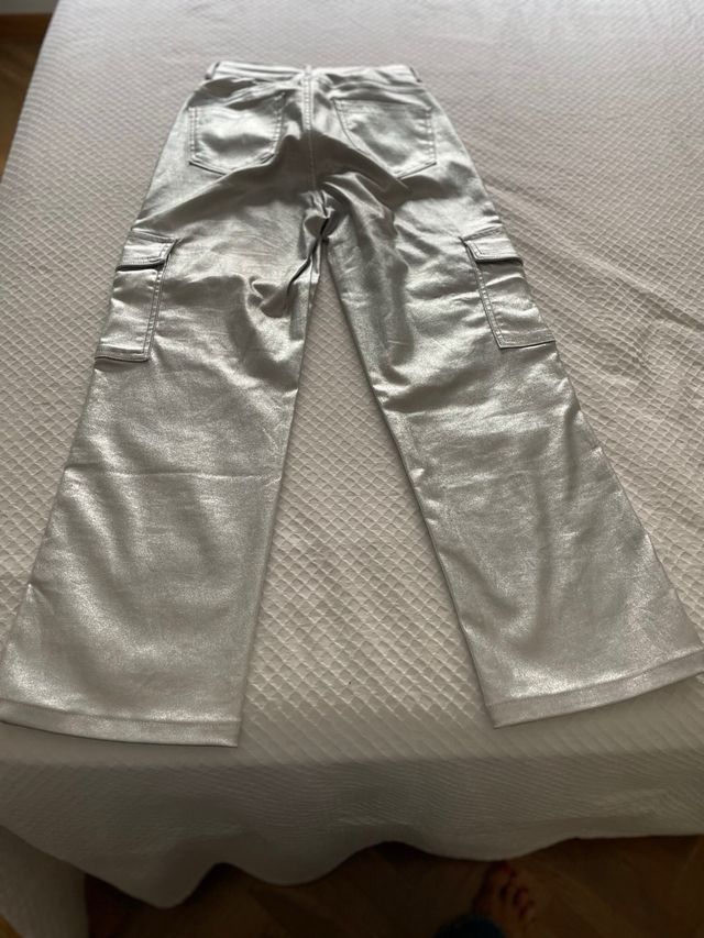 Pantalón cargo plateado talla M