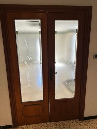 Puerta de madera interior