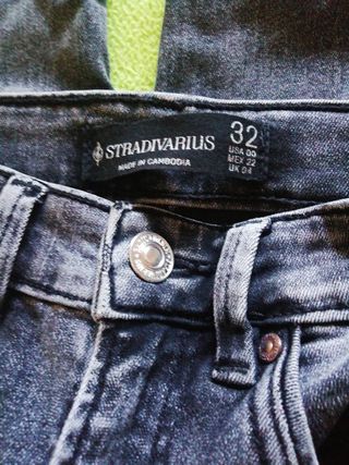 Pantalón Stradivarius Talla 32 XXS