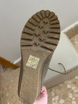 Botines beige/grises con cuña