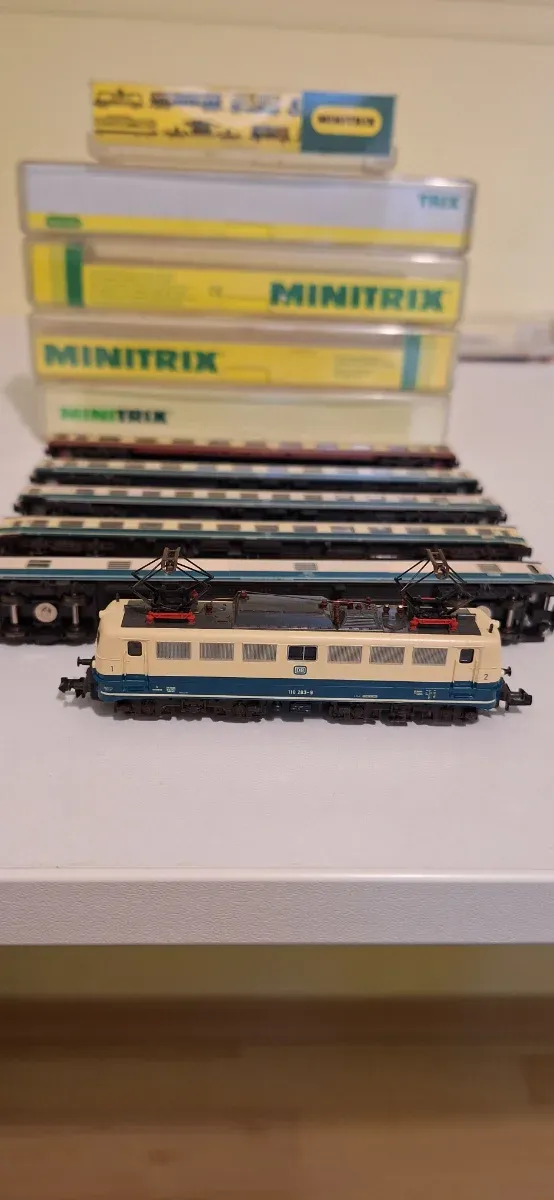 Lote N Minitrix Locomotora y Vagones