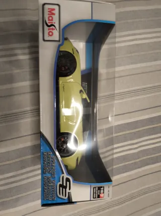 Coche Maisto 1:18 Porsche 911 Targa 4 GTS