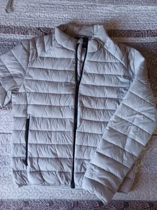 Abrigo acolchado gris hombre