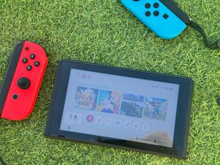 Nintendo Switch Azul y Rojo en buenísimo estaestad