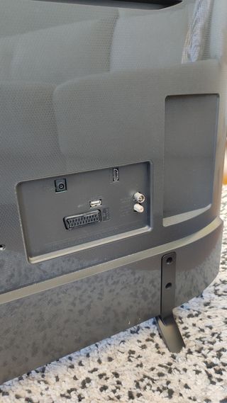 Televisión LG Negra 43"