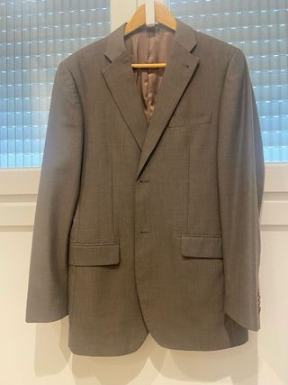 Traje de hombre gris