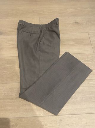 Traje de hombre gris
