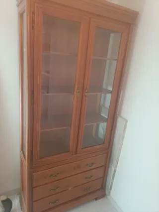 Vitrina Provenzal Madera y Cristal.