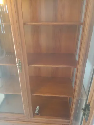 Vitrina Provenzal Madera y Cristal.
