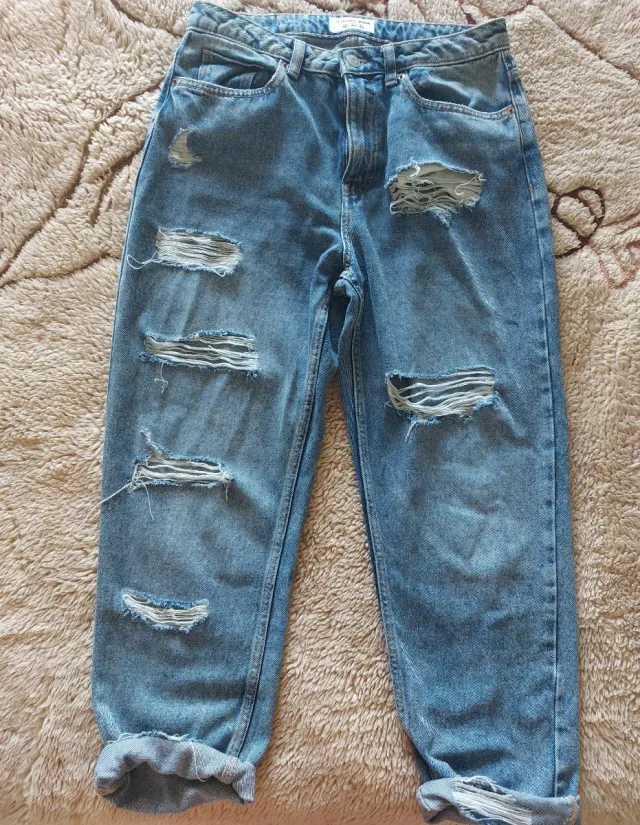 Jeans strappati