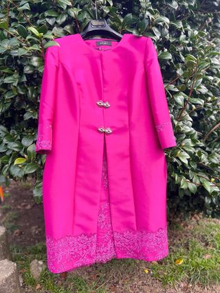 Vestido fiesta con tocado de regalo