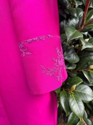 Vestido fiesta con tocado de regalo