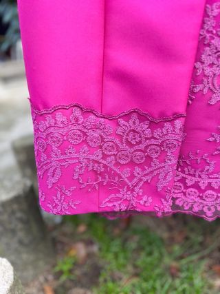 Vestido fiesta con tocado de regalo