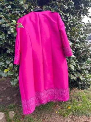 Vestido fiesta con tocado de regalo