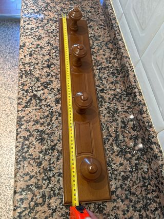 Perchero de madera con 4 colgadores