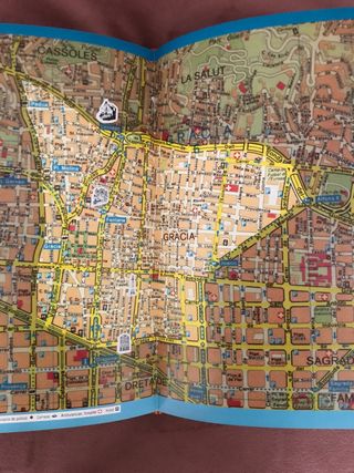 Libro Barcelona Barrio a Barrio