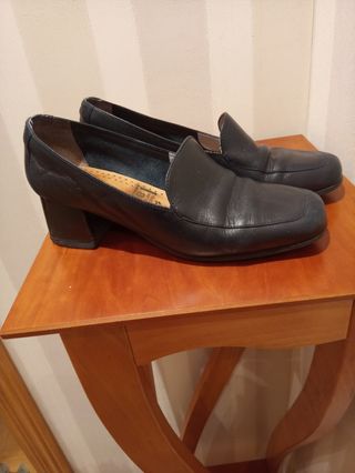 Zapatos azules superflexibles