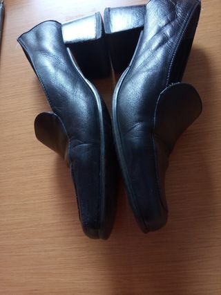 Zapatos azules superflexibles