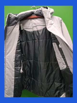 Chaqueta acolchada Nike gris y negra