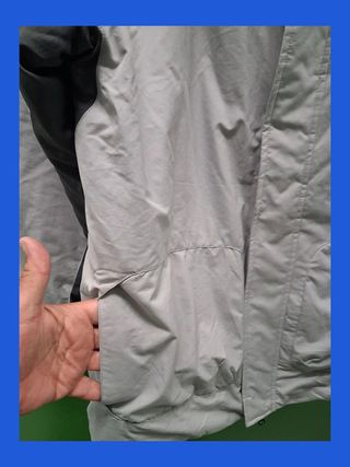 Chaqueta acolchada Nike gris y negra